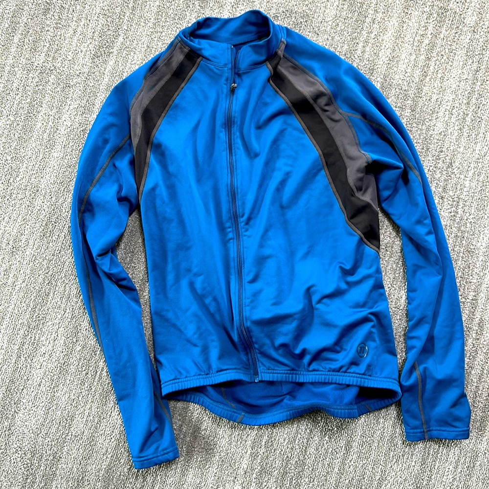 Men’s long sleeve bike shirt in excellent condition